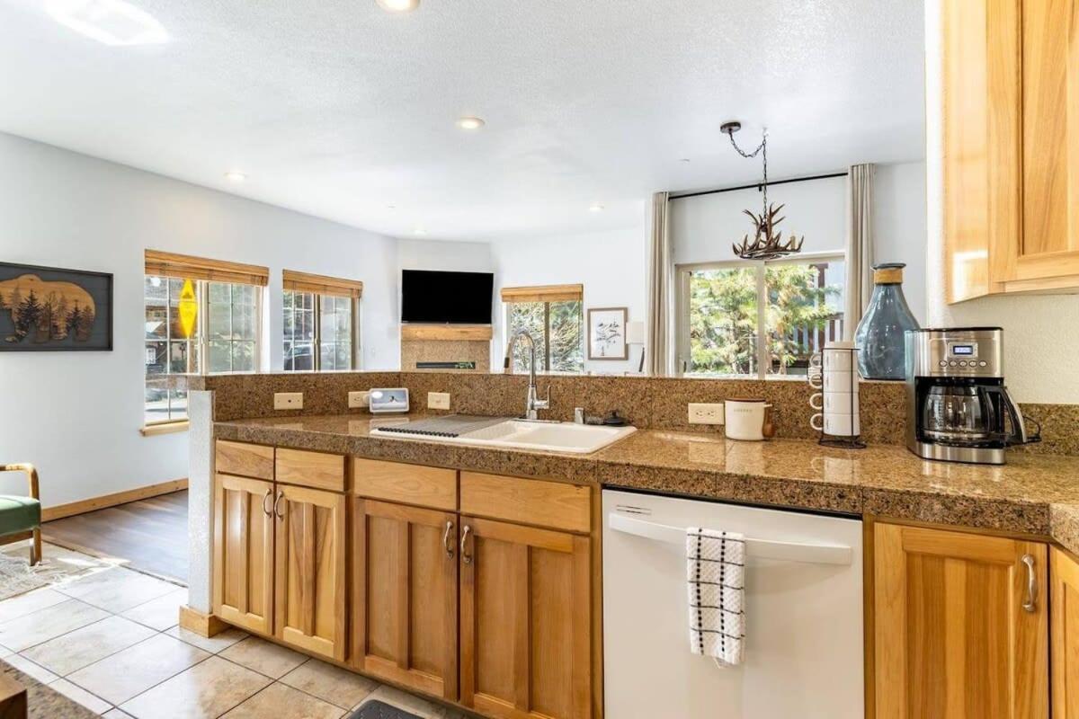 Bright 3Bd Kings Beach Townhome エクステリア 写真